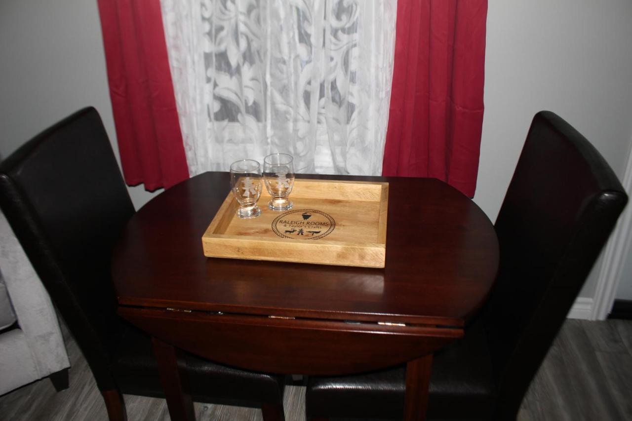 Raleigh Rooms & Taylor'S Crafts Екстериор снимка
